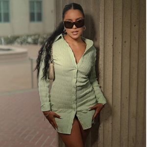 NWT✨Green Long Sleeve Mini Dress
